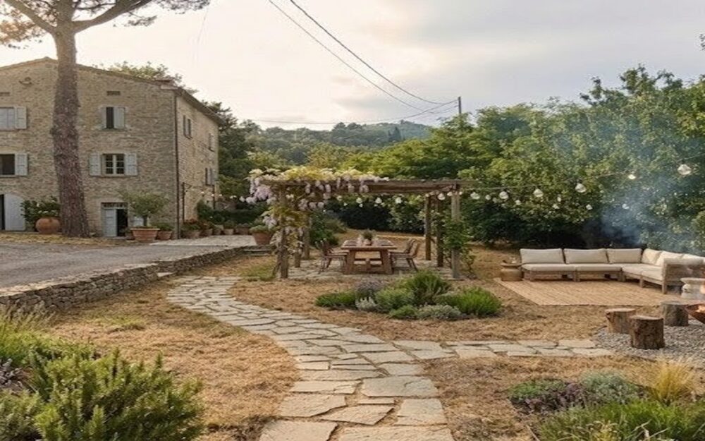 Villa libera su quattro lati